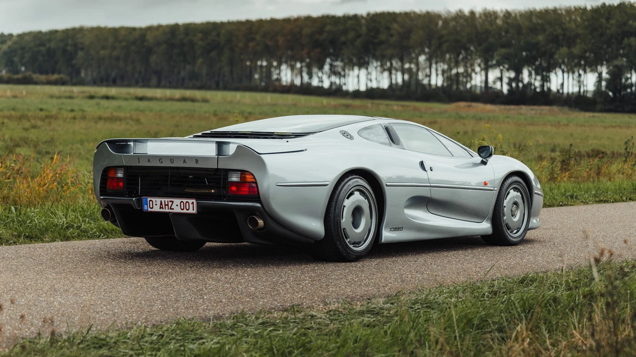 1992 Jaguar XJ220 - Image 14 of 31