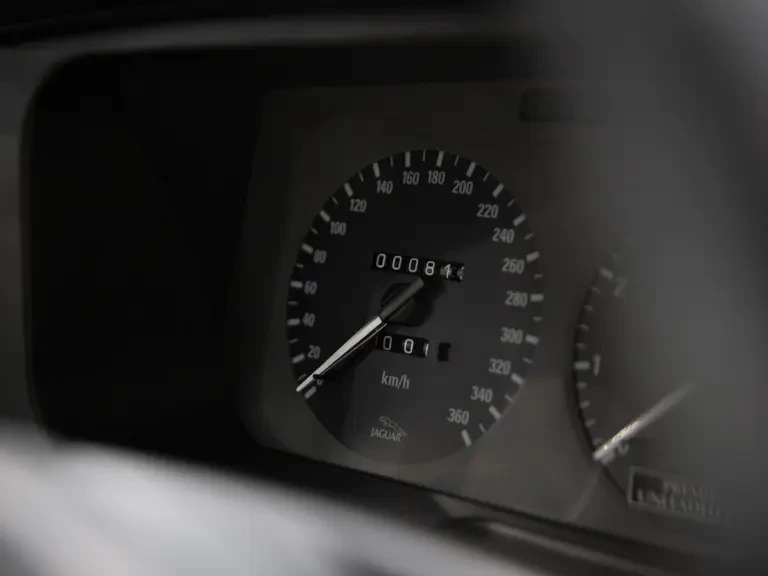 1992 Jaguar XJ220 - Image 12 of 28