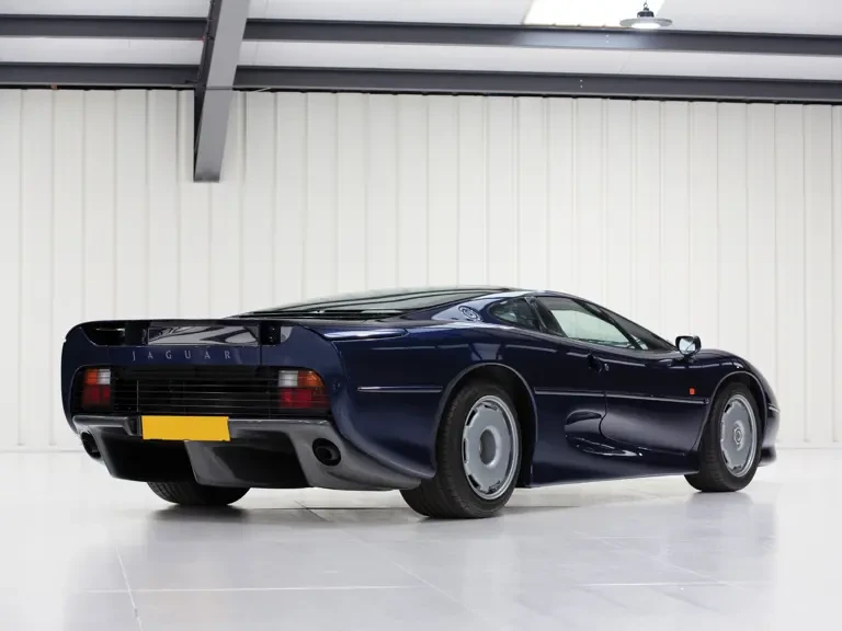 1992 Jaguar XJ220 - Image 3 of 28