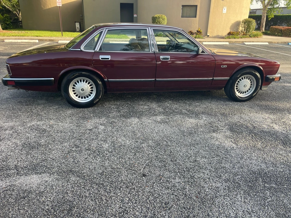 1992 Jaguar XJ40 XJ - Image 8 of 31