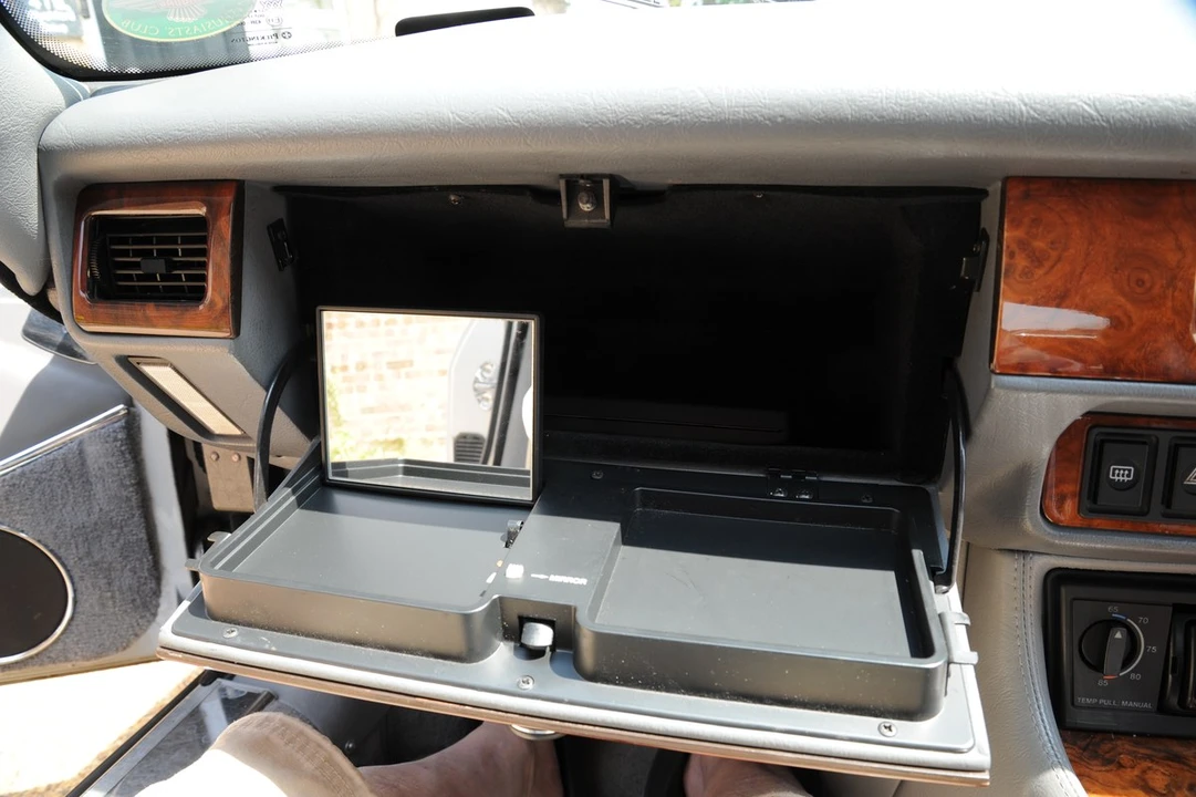 1992 Jaguar XJS - Image 17 of 30