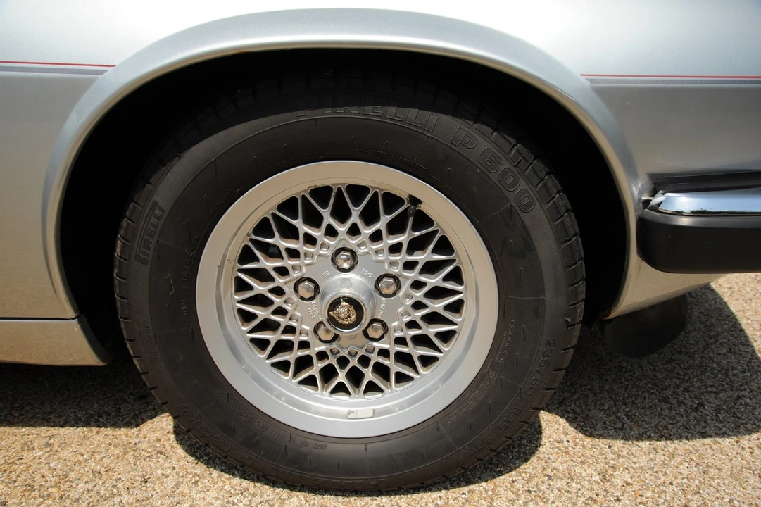 1992 Jaguar XJS - Image 9 of 30