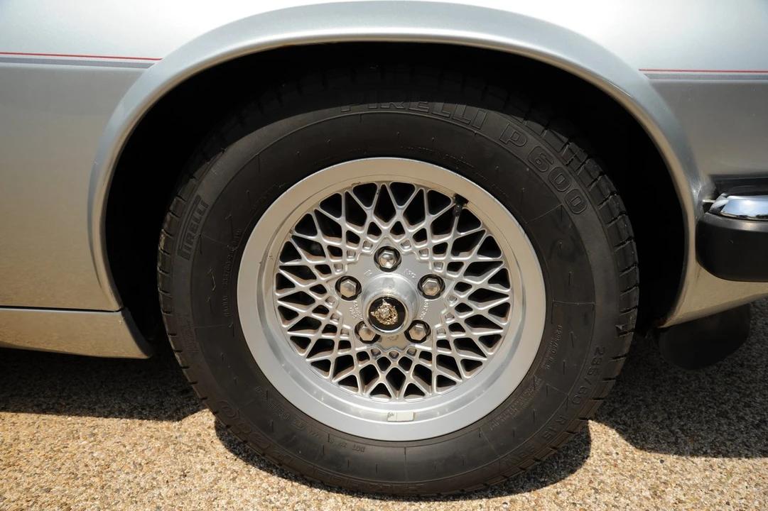 1992 Jaguar XJS - Image 11 of 30