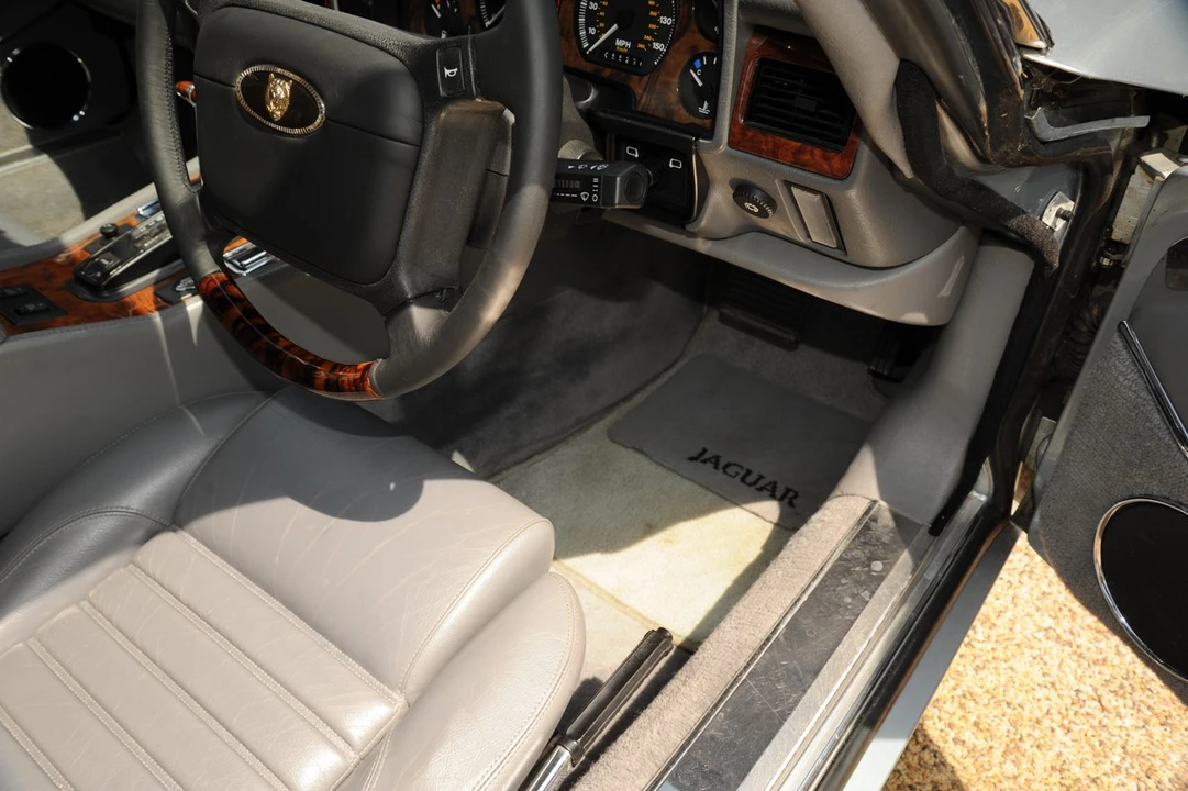 1992 Jaguar XJS - Image 29 of 30