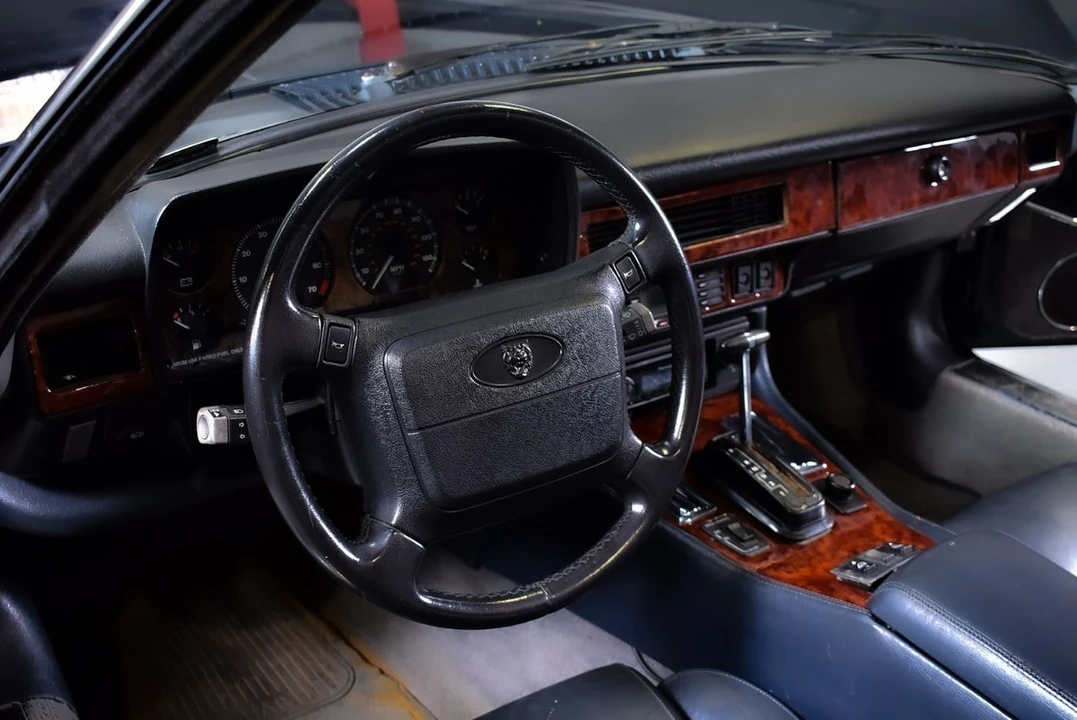 1992 Jaguar XJS Convertible - Image 30 of 31