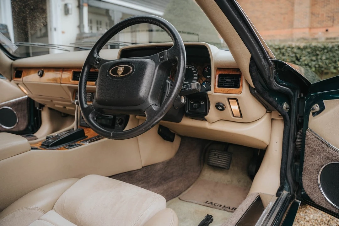 1992 Jaguar XJS - Image 17 of 30