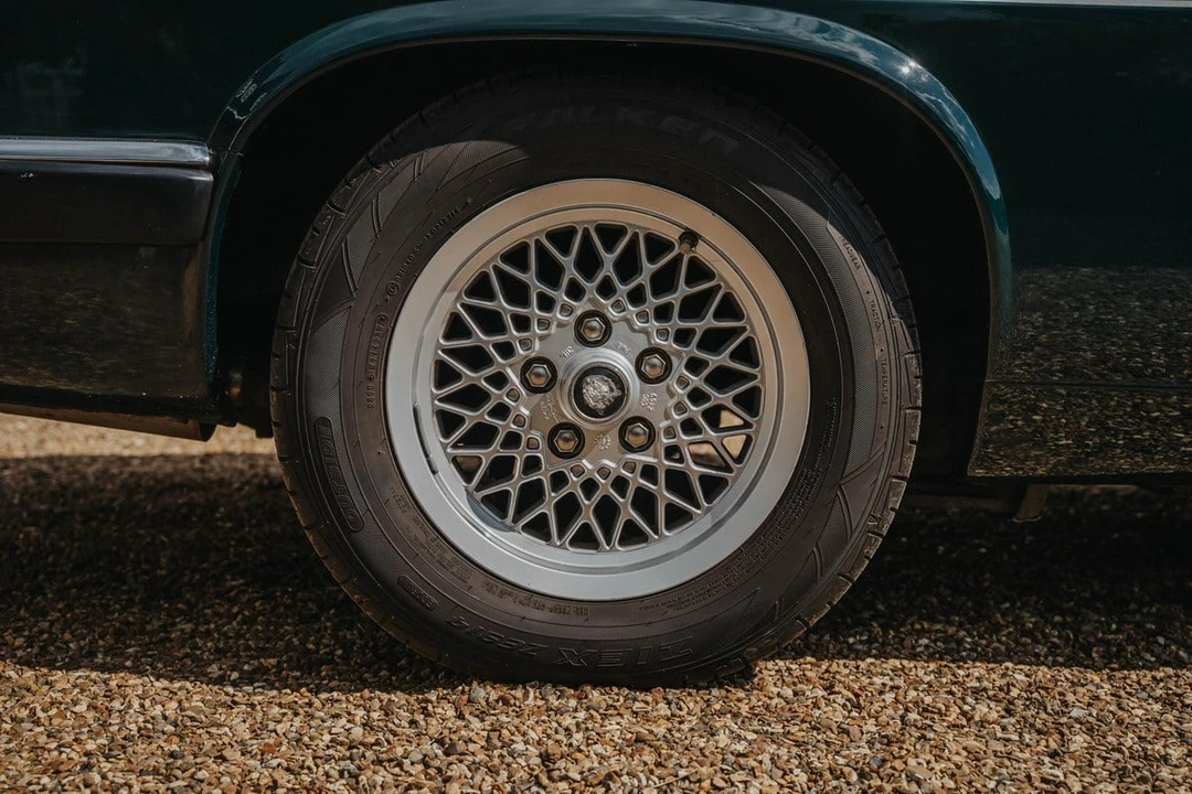 1992 Jaguar XJS - Image 11 of 30