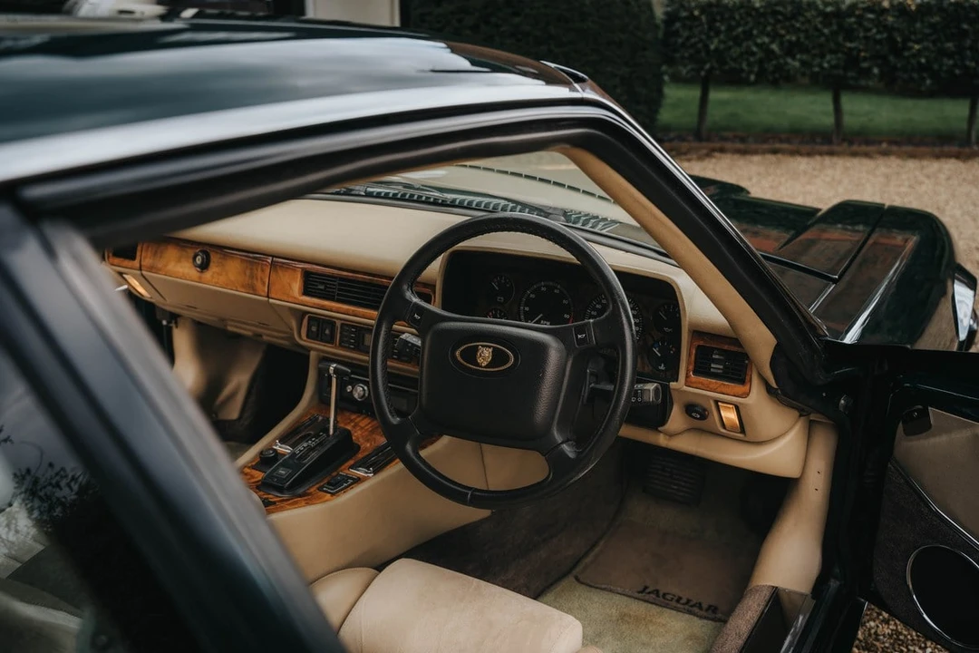 1992 Jaguar XJS - Image 16 of 30
