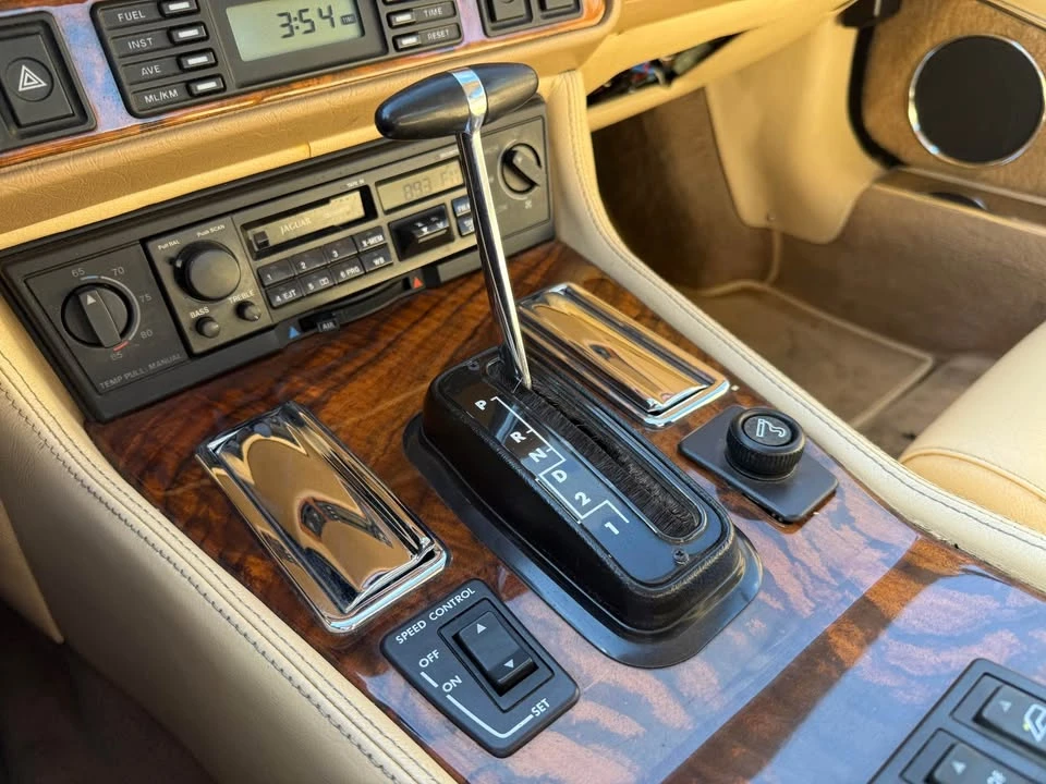 1992 Jaguar XJS Convertible - Image 17 of 20