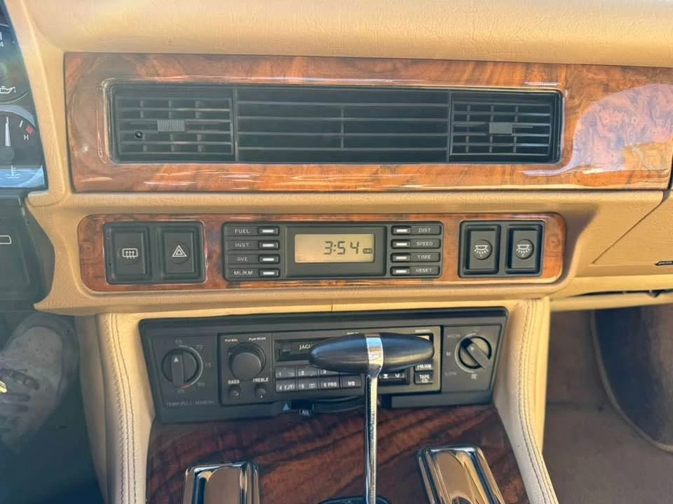 1992 Jaguar XJS Convertible - Image 10 of 16
