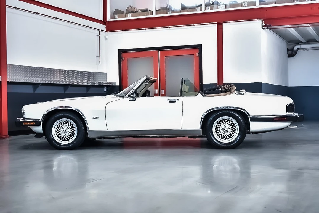 1992 Jaguar XJS Convertible - Image 25 of 30