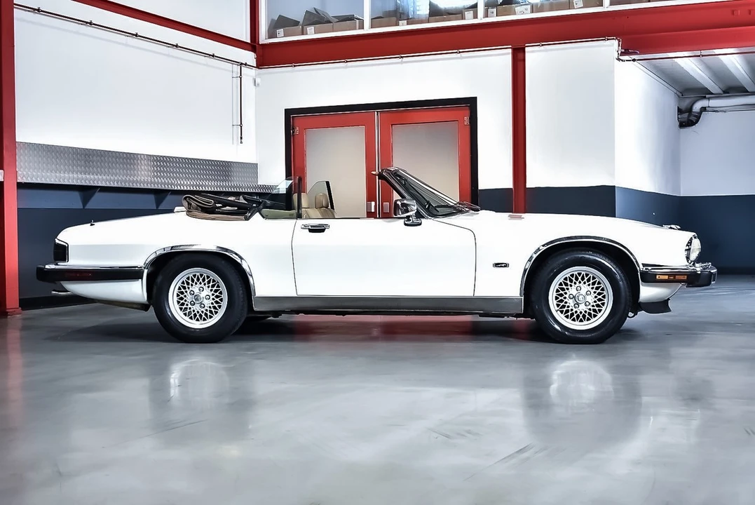 1992 Jaguar XJS Convertible - Image 15 of 30