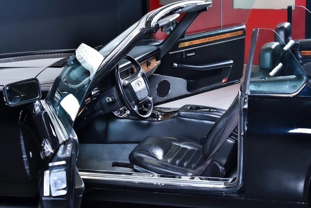1992 Jaguar XJS Convertible - Image 27 of 30