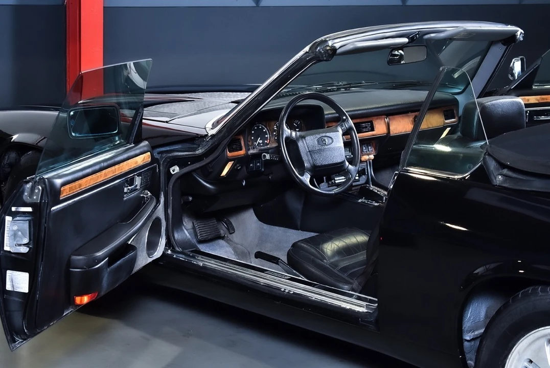 1992 Jaguar XJS Convertible - Image 25 of 30