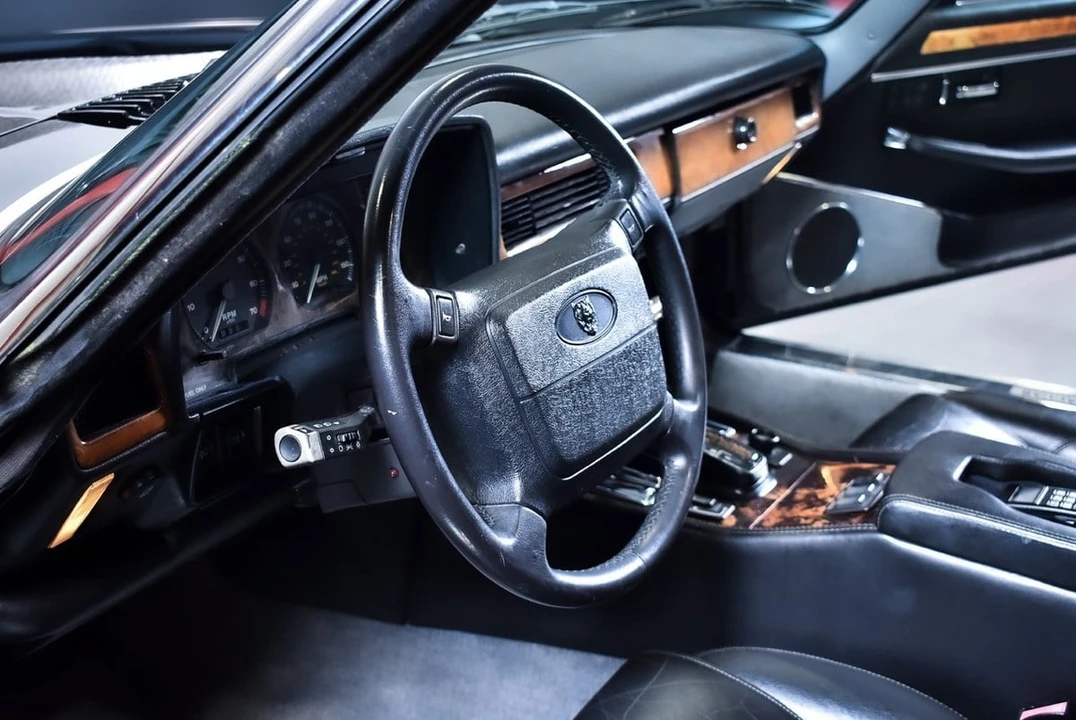 1992 Jaguar XJS Convertible - Image 28 of 30