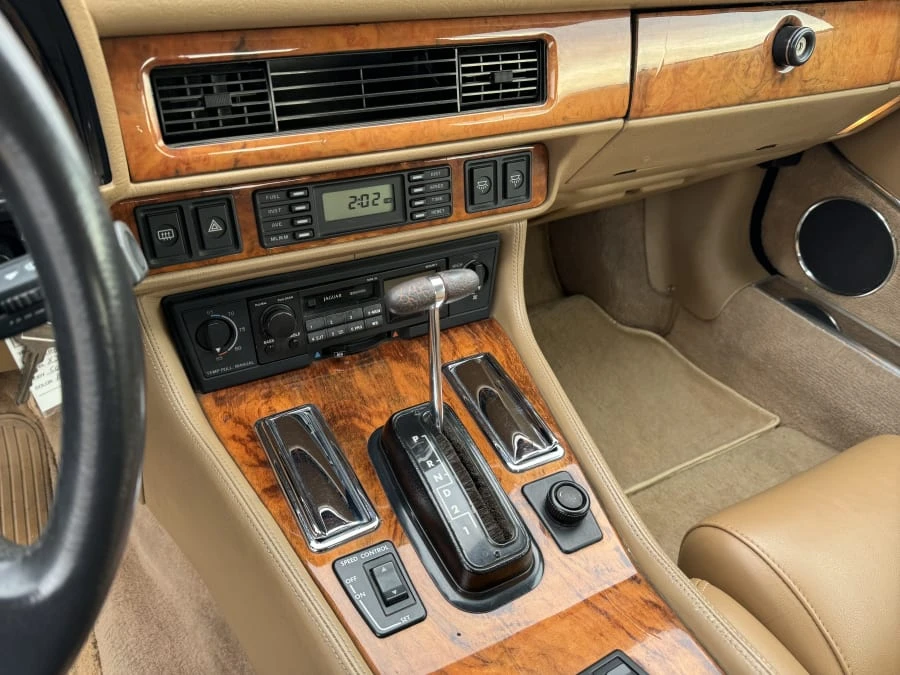 1992 Jaguar XJS Convertible - Image 7 of 10
