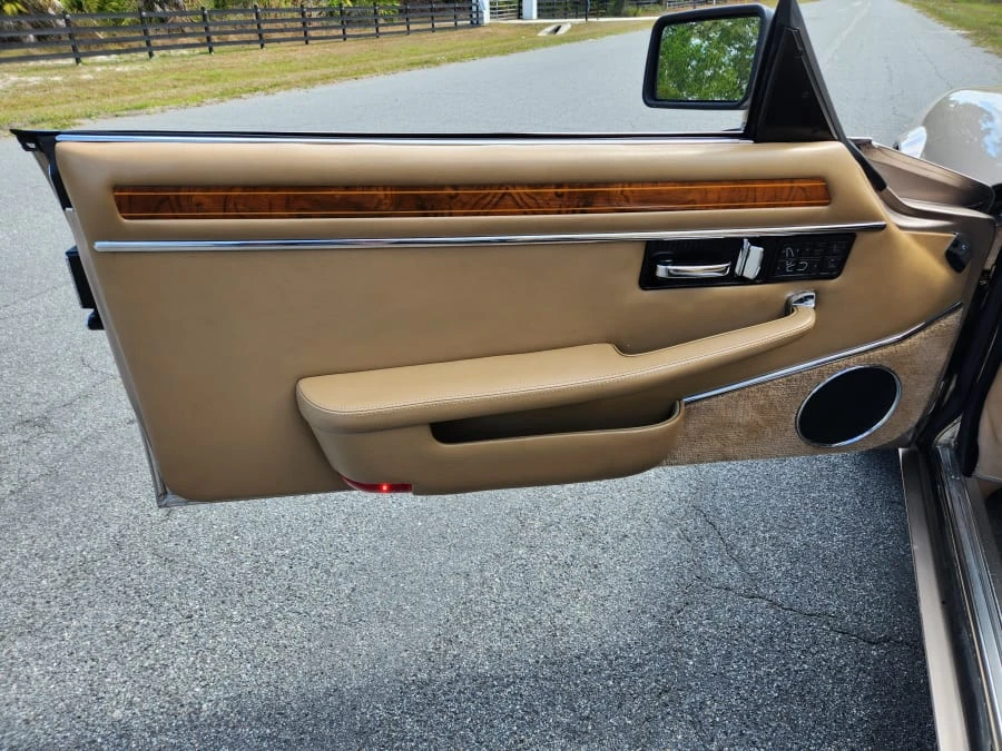 1992 Jaguar XJS Convertible - Image 27 of 28
