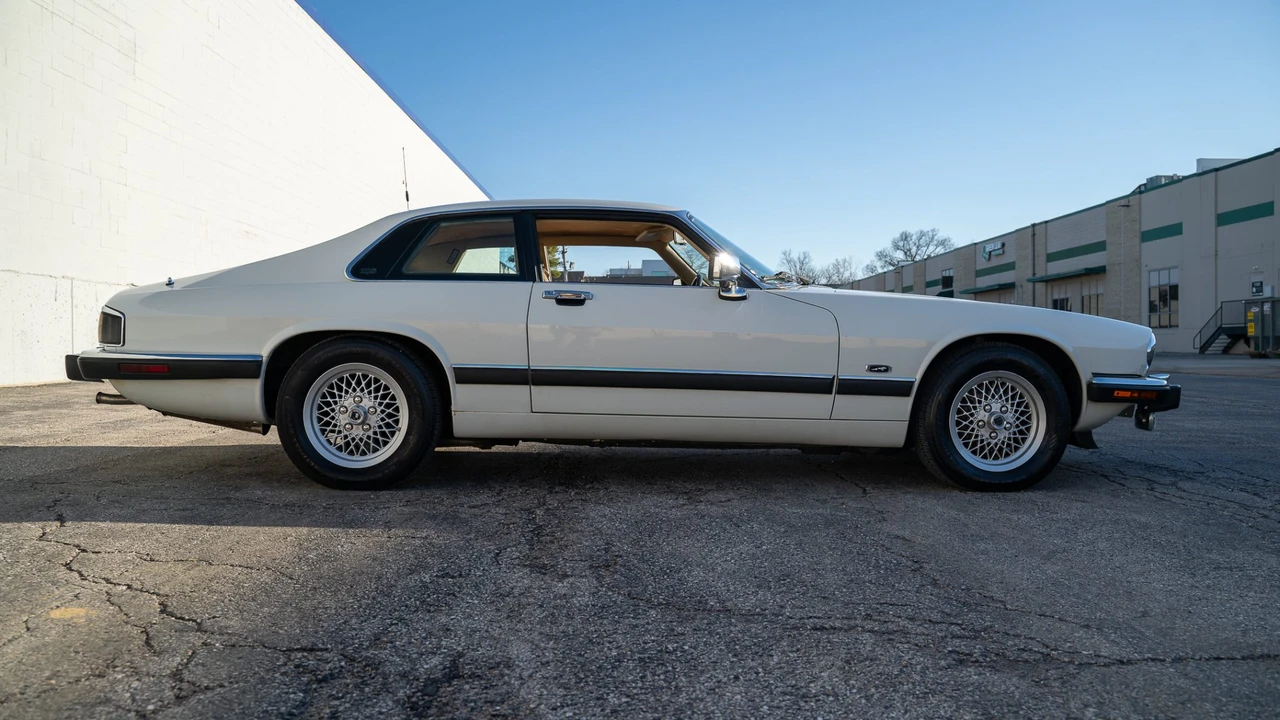 1992 Jaguar XJS Facelift V12 - Image 21 of 31