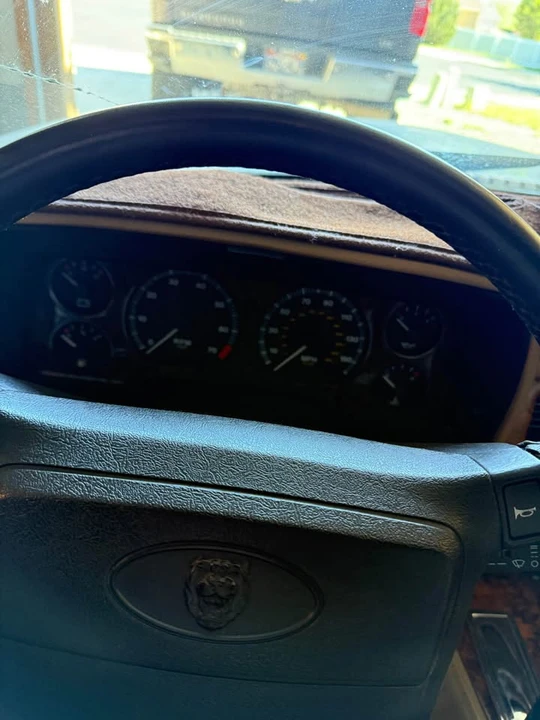 1992 Jaguar XJS - Image 11 of 12