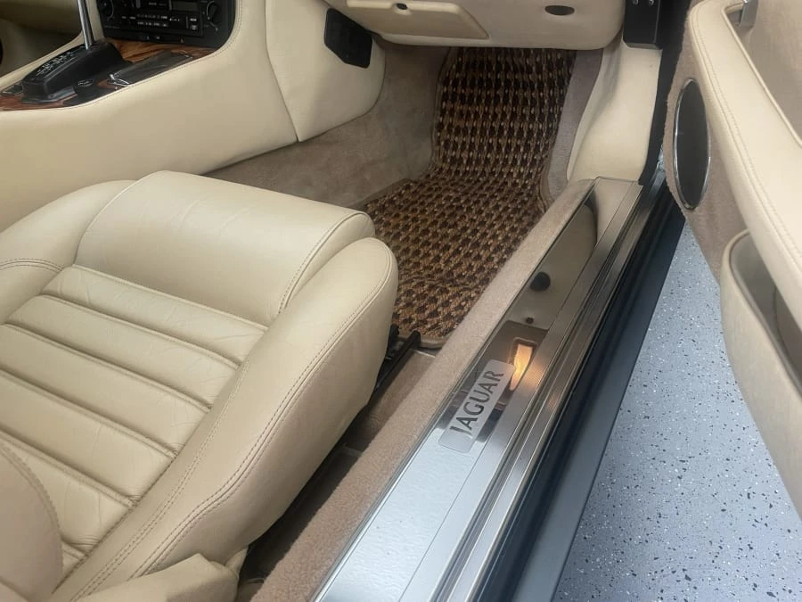 1992 Jaguar XJS - Image 17 of 21