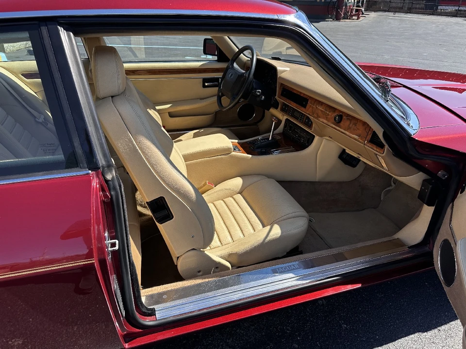 1992 Jaguar - Image 29 of 31