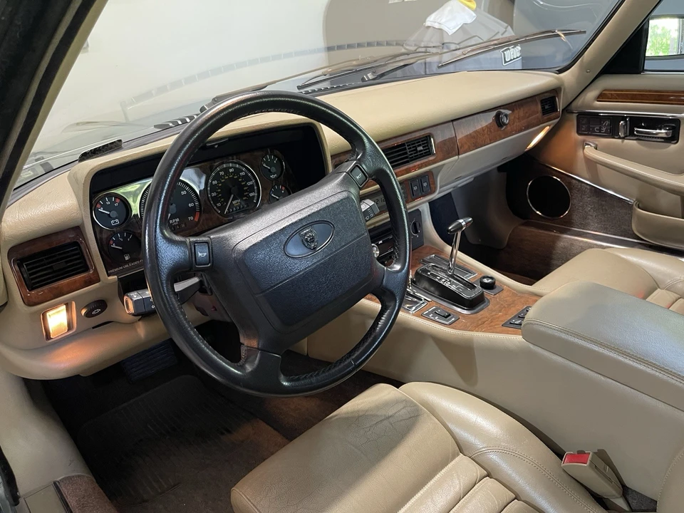 1992 Jaguar XJS - Image 2 of 22