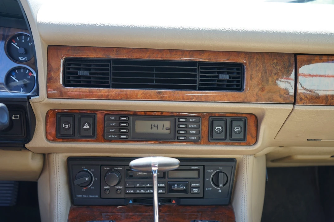 1992 Jaguar XJS - Image 12 of 20