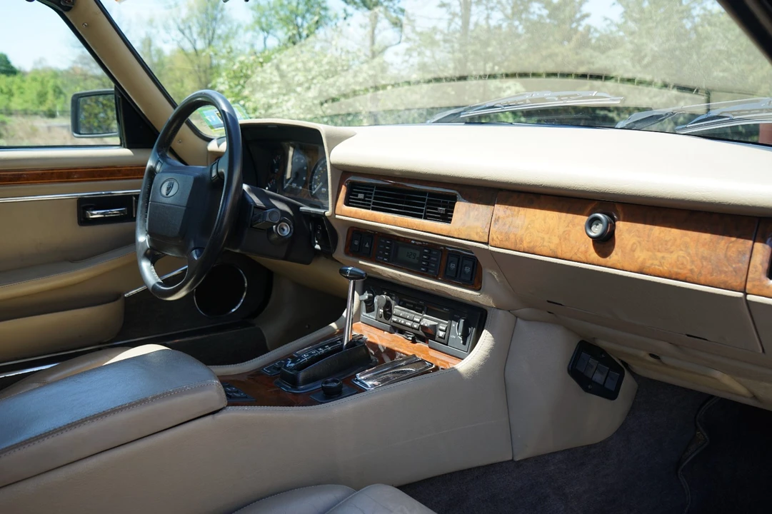 1992 Jaguar XJS - Image 8 of 20