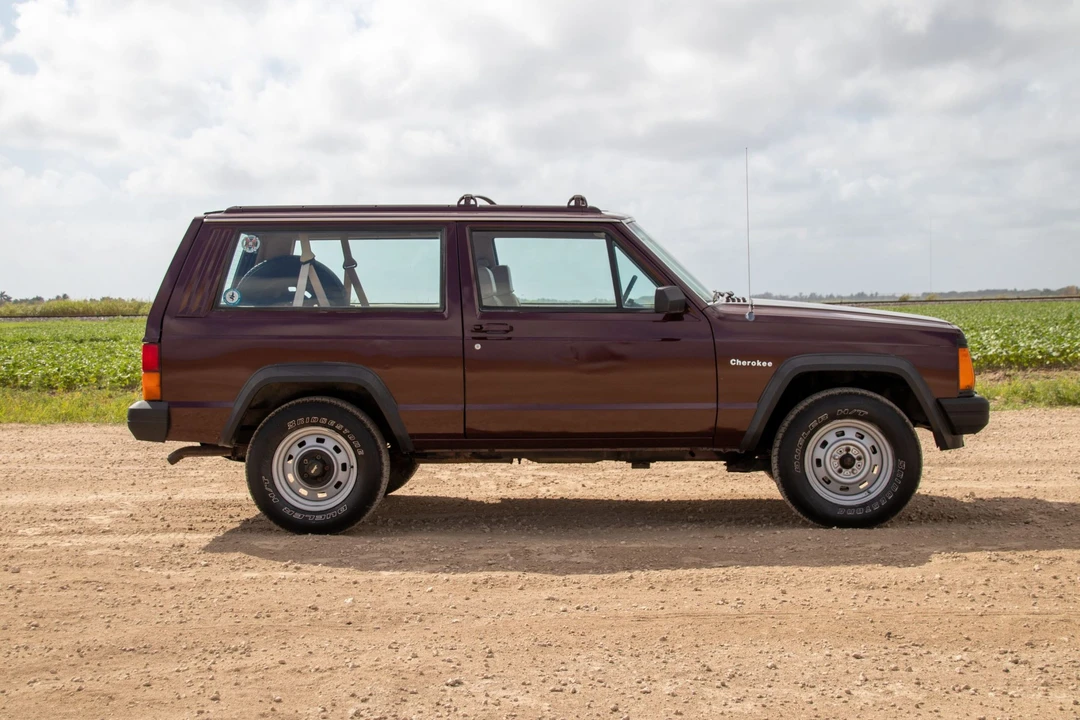 1992 Jeep XJ Cherokee - Image 8 of 31