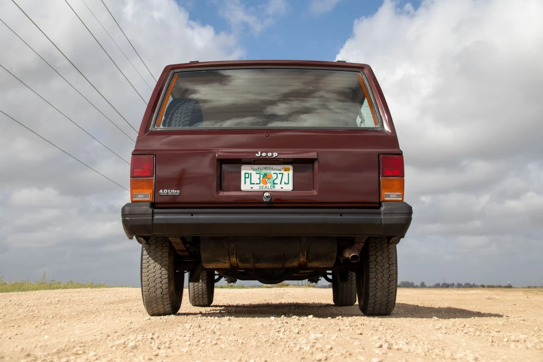 1992 Jeep XJ Cherokee - Image 15 of 31