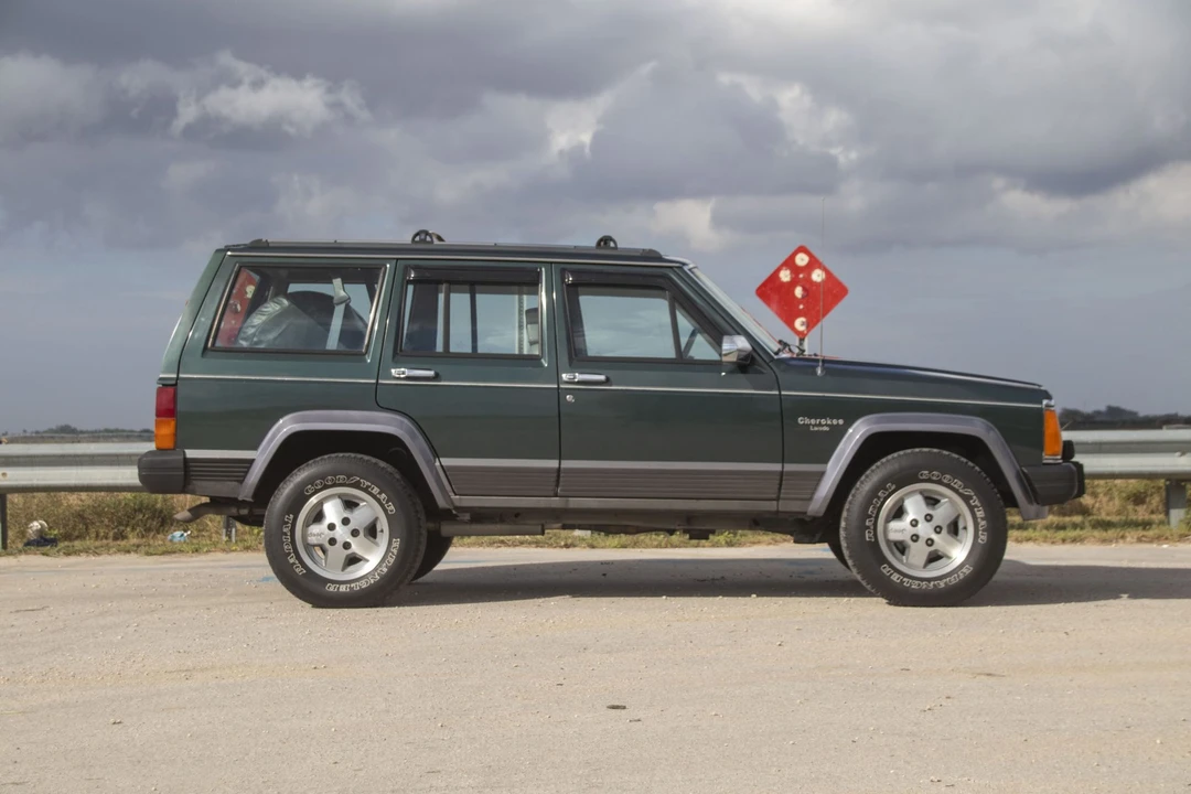 1992 Jeep XJ Cherokee - Image 11 of 31