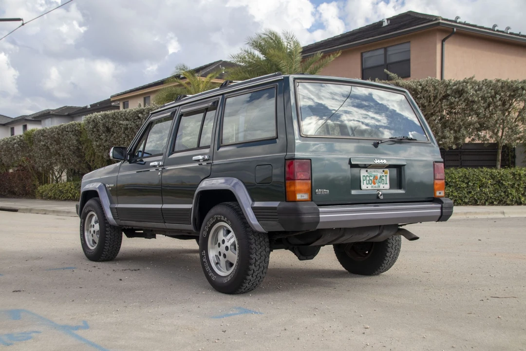 1992 Jeep XJ Cherokee - Image 16 of 31