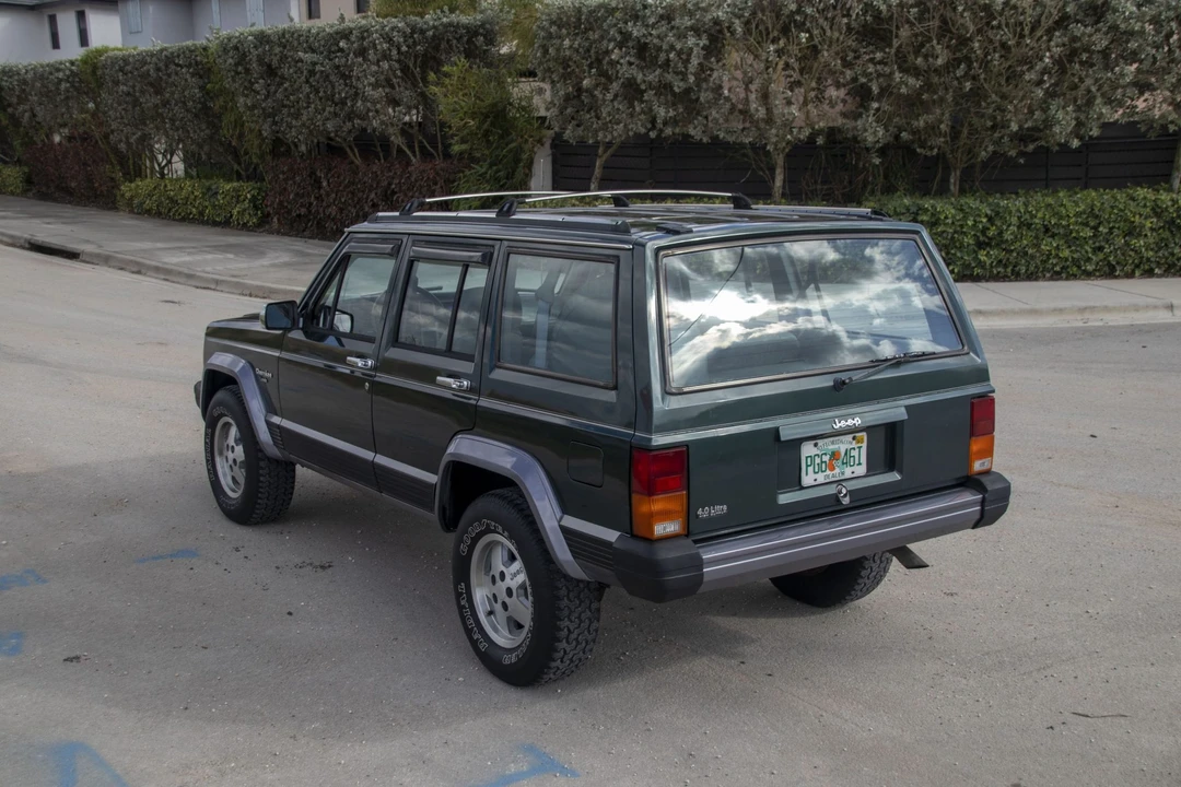 1992 Jeep XJ Cherokee - Image 15 of 31