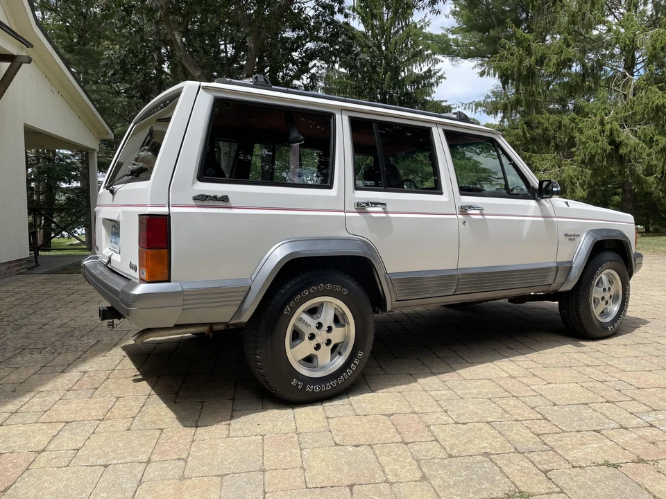 1992 Jeep XJ Cherokee - Image 9 of 31