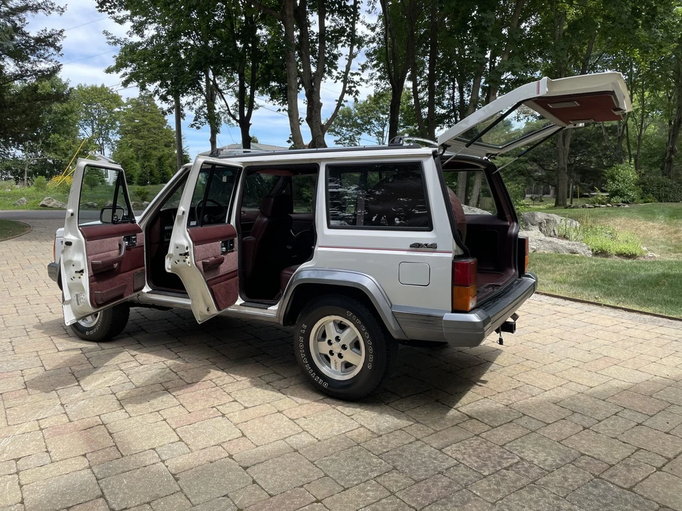 1992 Jeep XJ Cherokee - Image 15 of 31