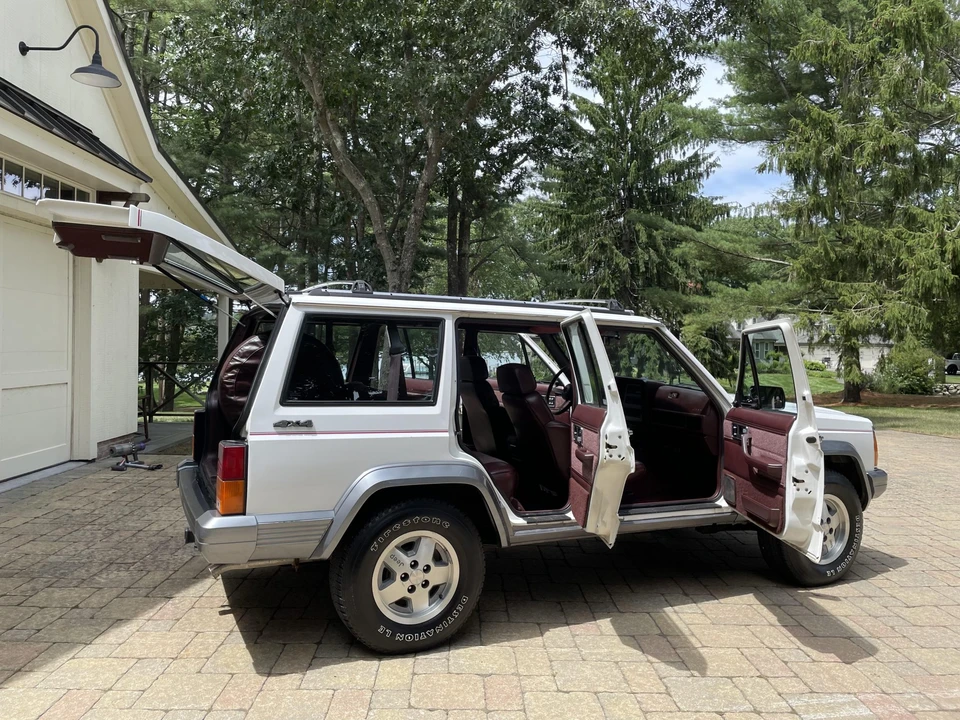 1992 Jeep XJ Cherokee - Image 16 of 31