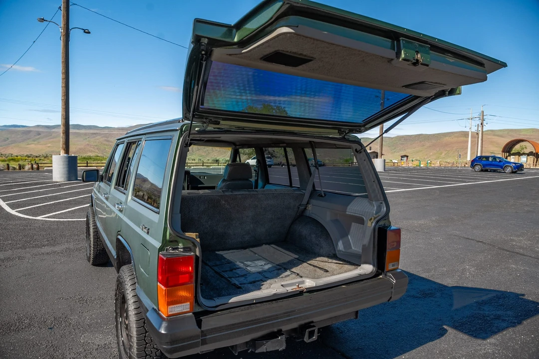 1992 Jeep XJ Cherokee - Image 19 of 31