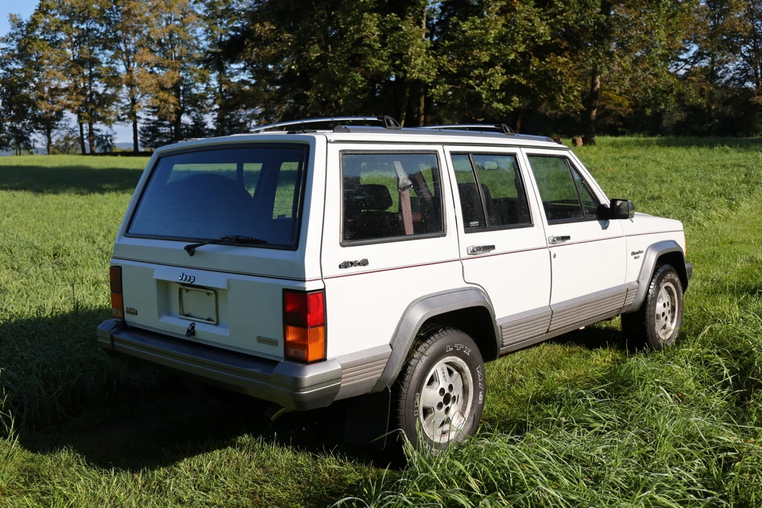 1992 Jeep XJ Cherokee - Image 16 of 31
