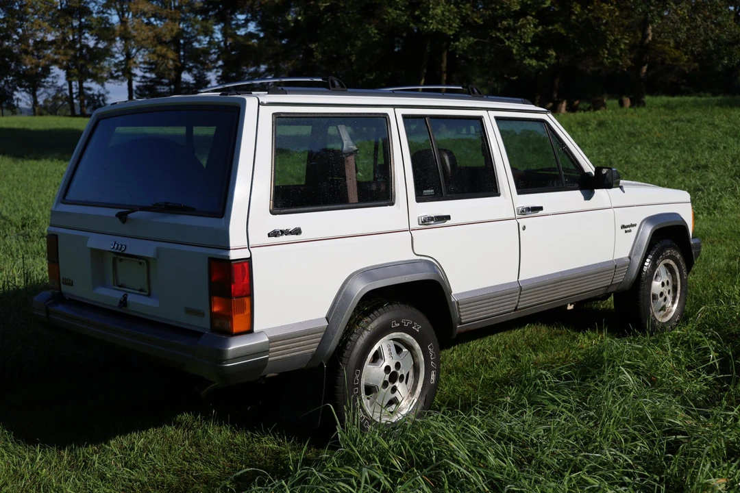 1992 Jeep XJ Cherokee - Image 17 of 31