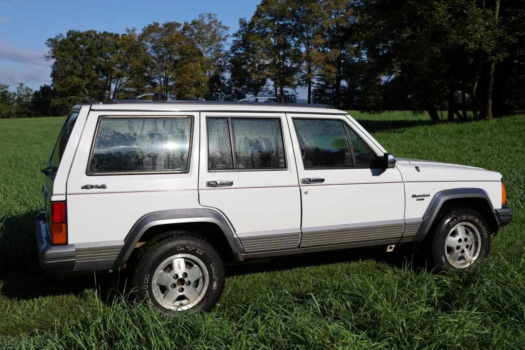 1992 Jeep XJ Cherokee - Image 18 of 31