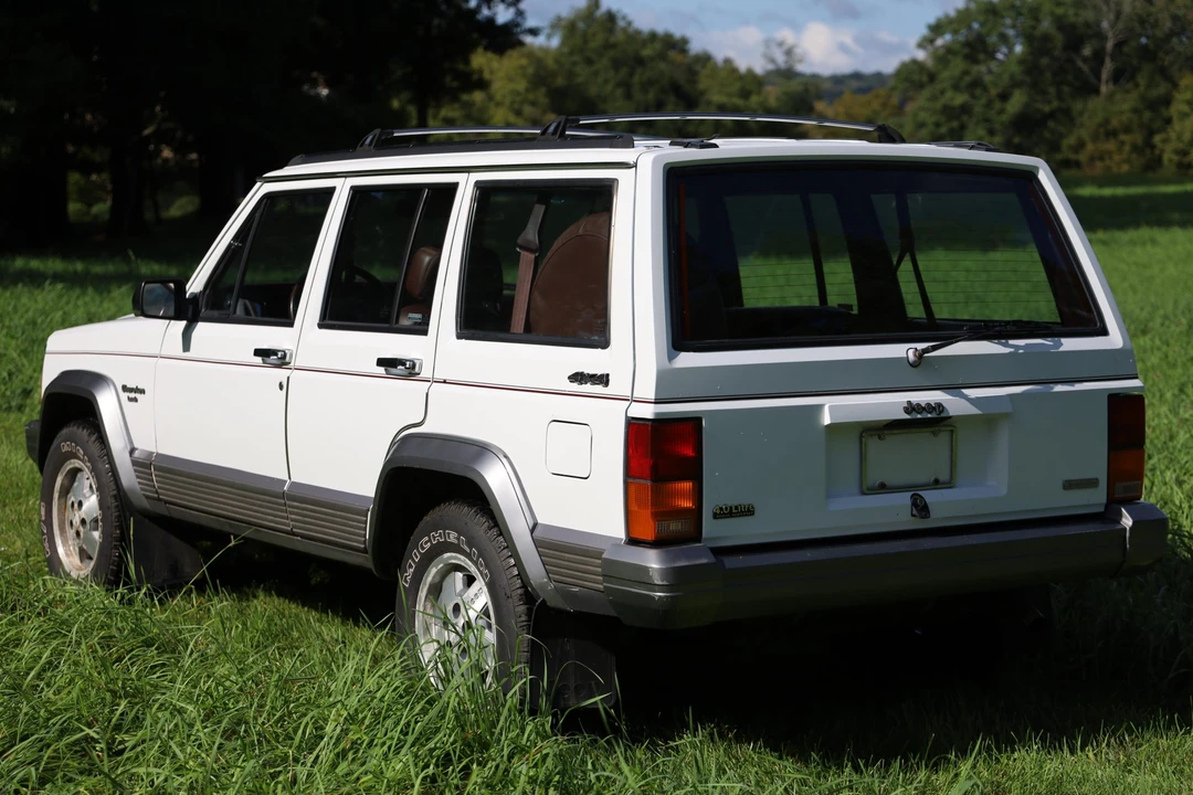 1992 Jeep XJ Cherokee - Image 11 of 31