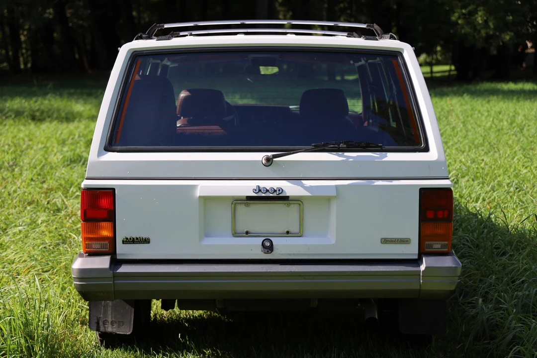 1992 Jeep XJ Cherokee - Image 13 of 31