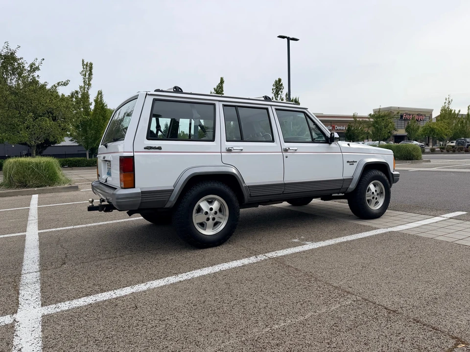 1992 Jeep XJ Cherokee - Image 9 of 31