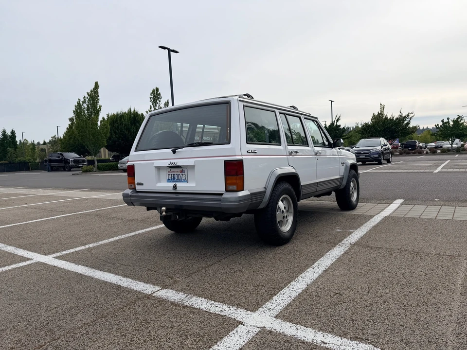 1992 Jeep XJ Cherokee - Image 10 of 31