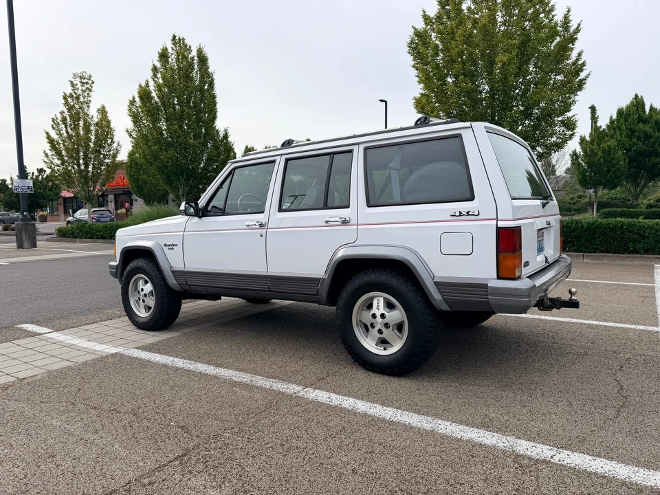 1992 Jeep XJ Cherokee - Image 14 of 31