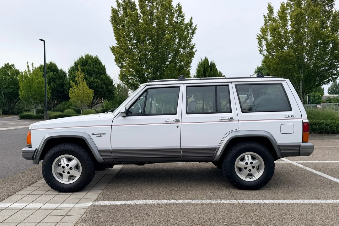 1992 Jeep XJ Cherokee - Image 16 of 31