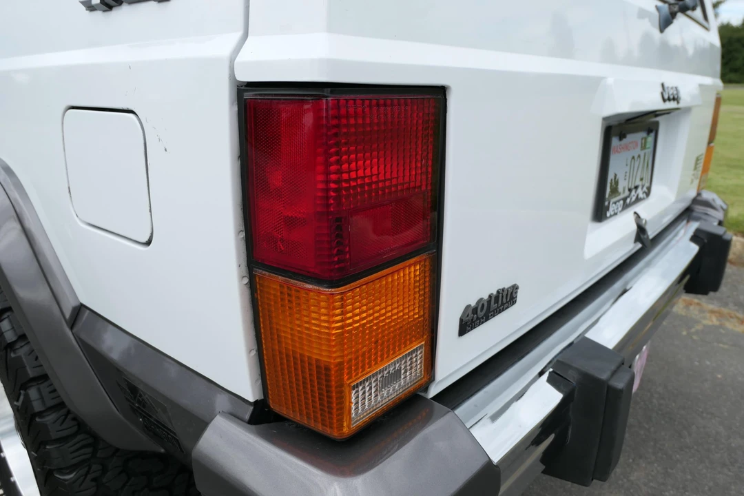1992 Jeep XJ Cherokee - Image 29 of 31