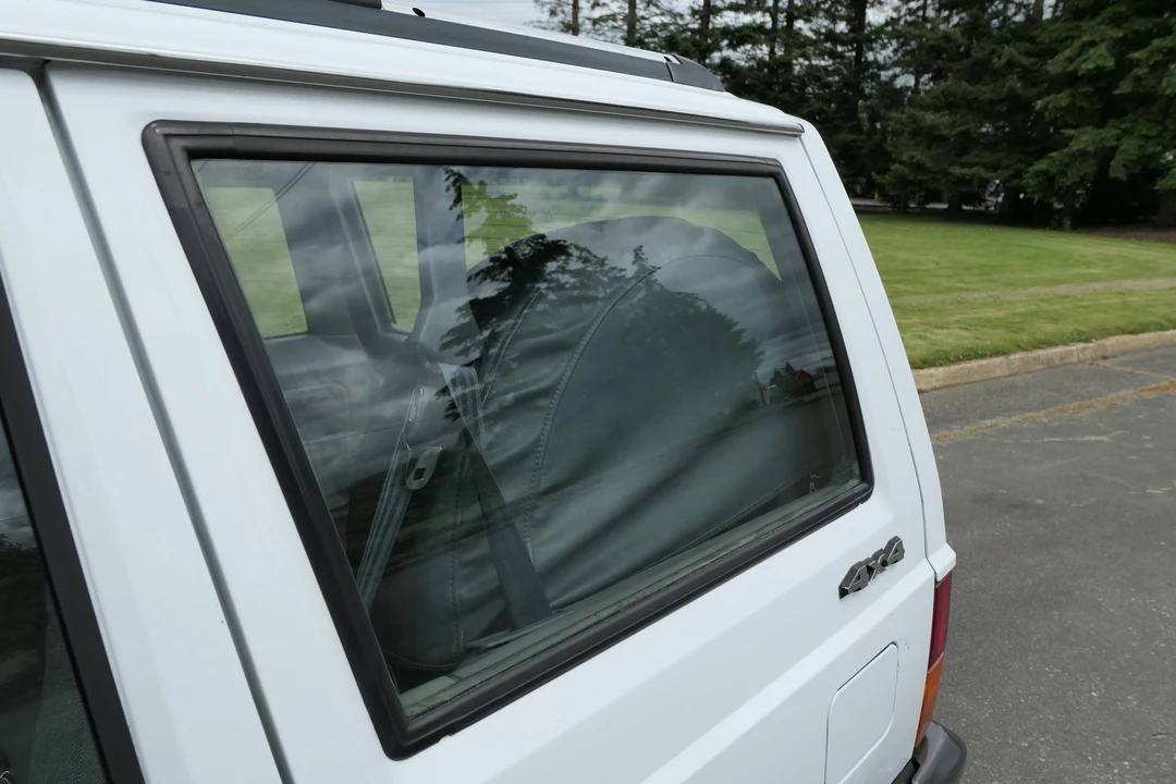 1992 Jeep XJ Cherokee - Image 21 of 31