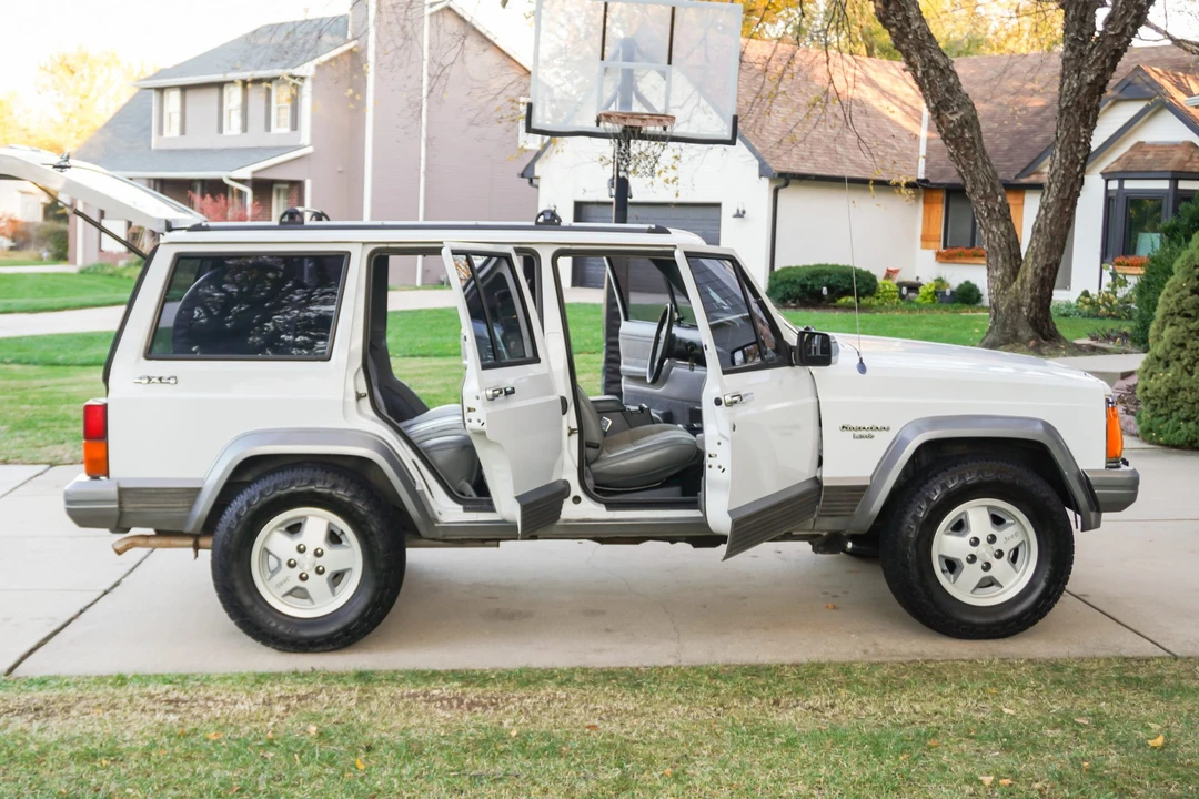 1992 Jeep XJ Cherokee - Image 13 of 31