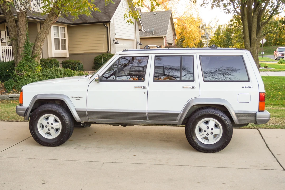 1992 Jeep XJ Cherokee - Image 3 of 31